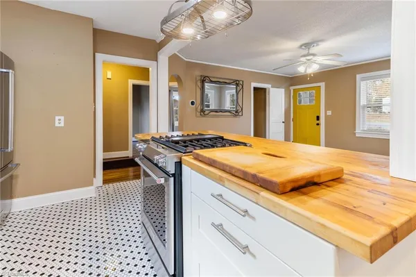 $2,000 | 907 West Wendover Avenue, Greensboro, NC 27408