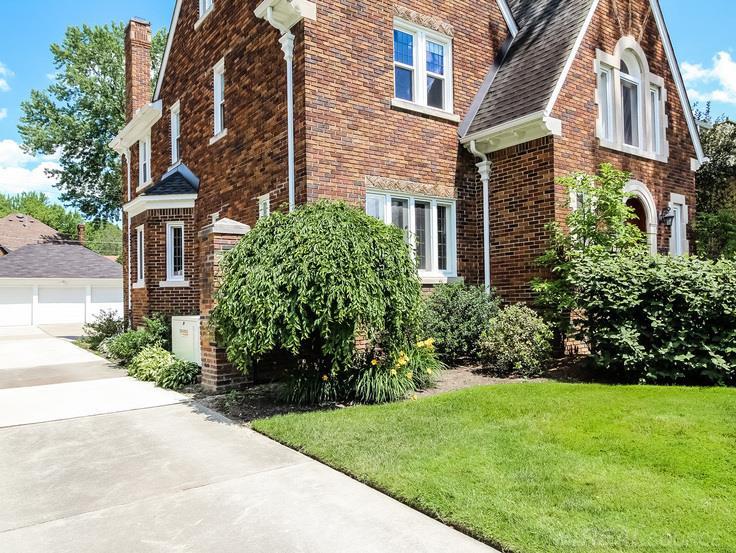 1216 Devonshire Road Grosse Pointe Park, MI 48230 - Photo 2 of 61