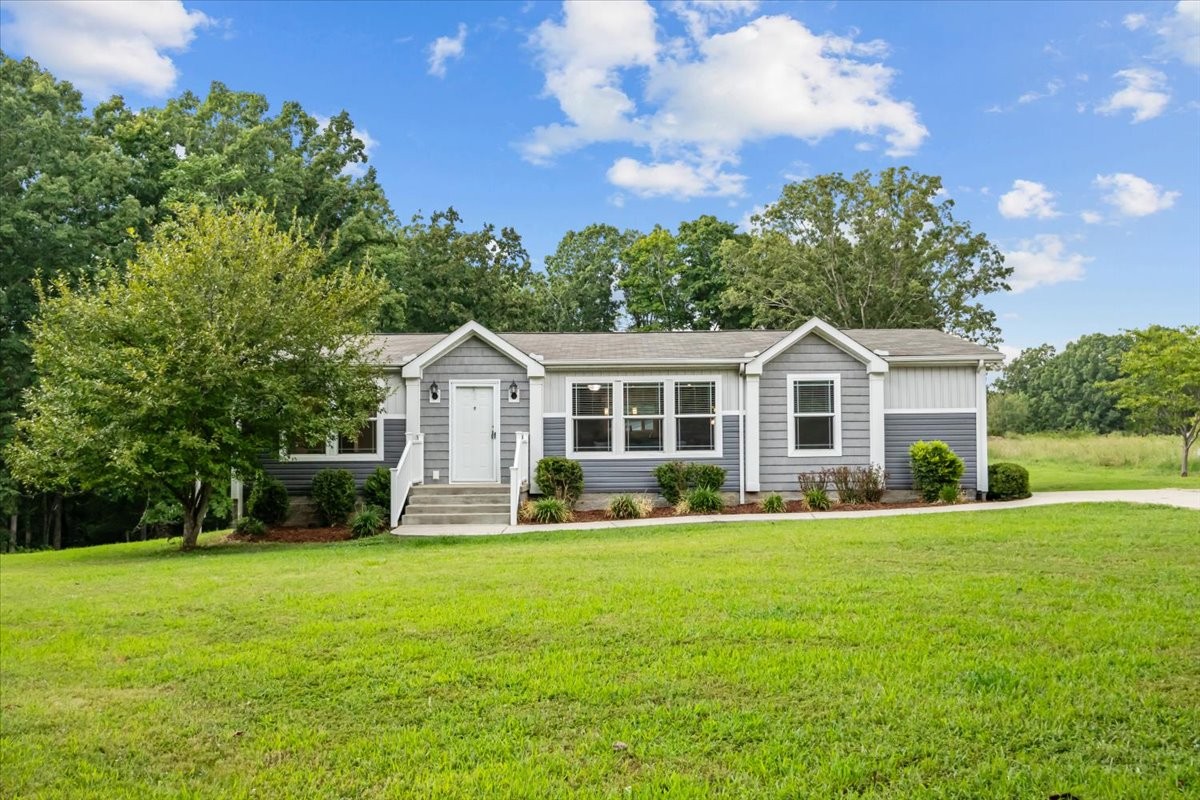 1220 Singleton Road Dickson, TN 37055 - Photo 1 of 37 Gallery Image 1