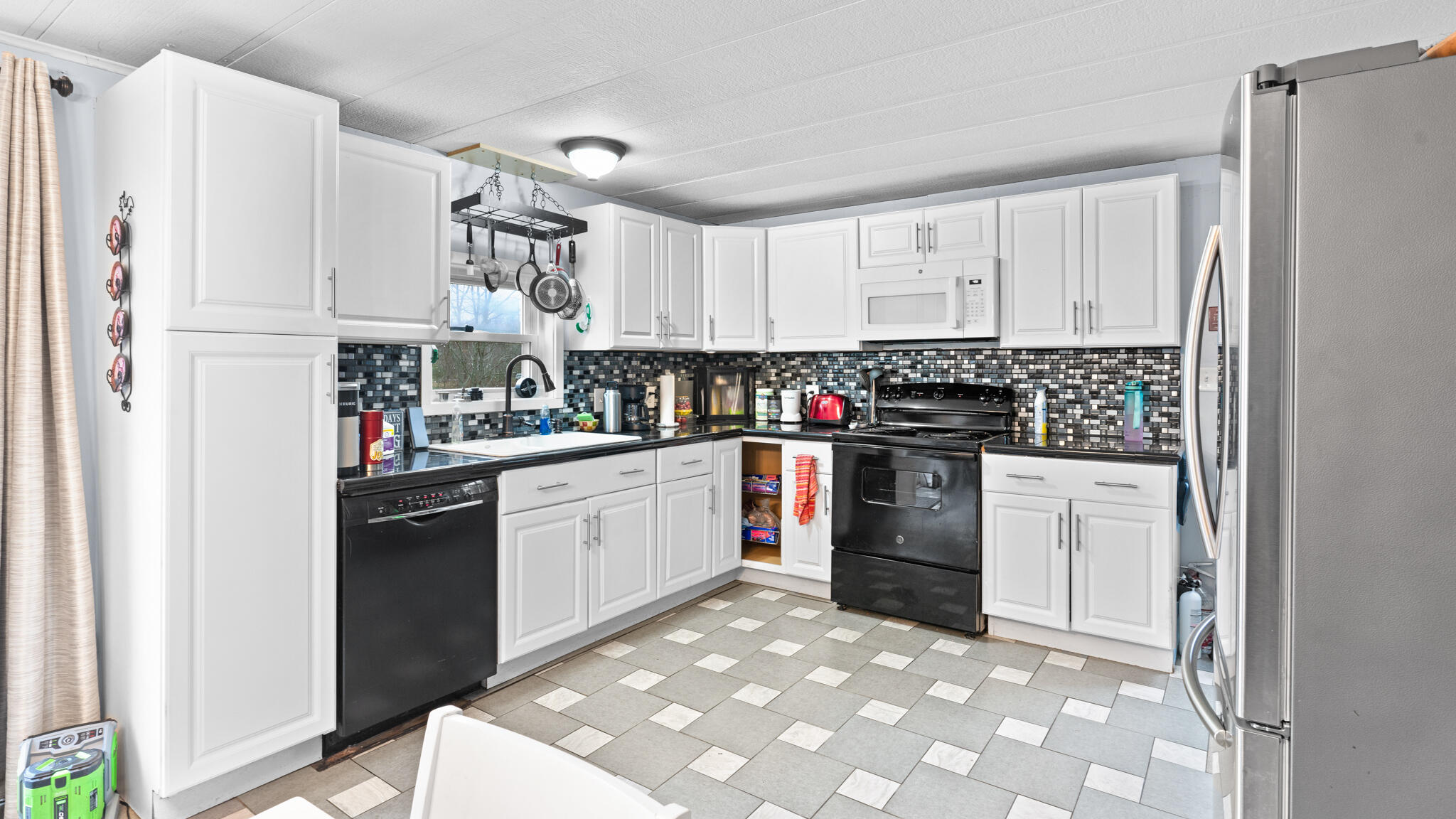 11 Michelle Way Saco, ME 04072 - Photo 6 of 30 DSC07220