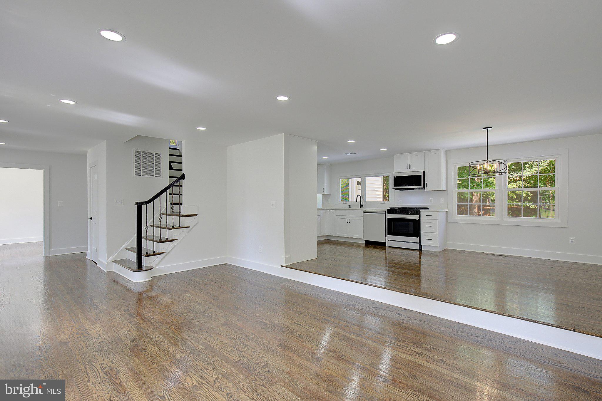 1107 Swan Creek Road Fort Washington, MD 20744 - Photo 14 of 72 Bright and airy open living space.