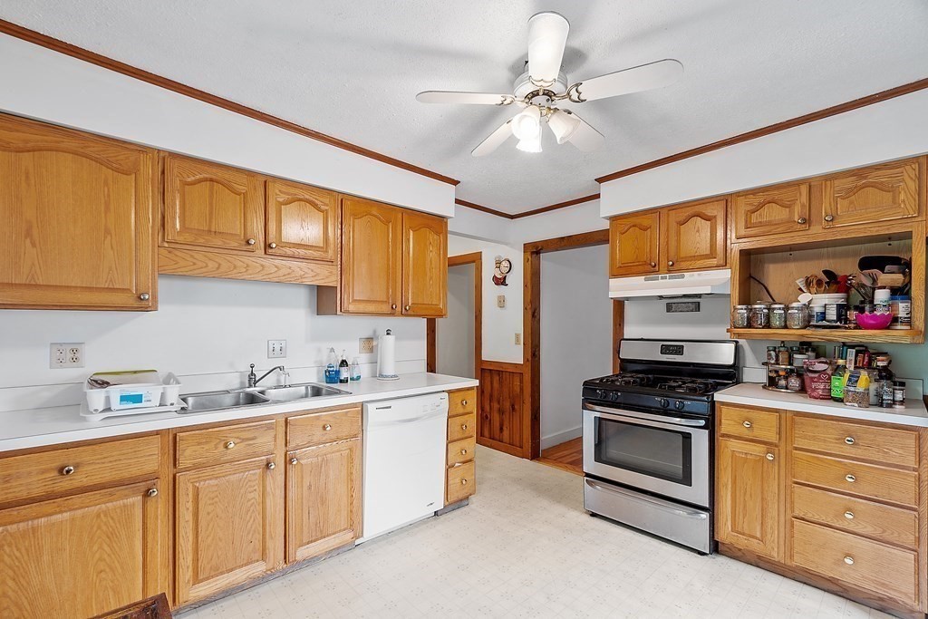198 Main Street, Unit 198 Maynard, MA 01754 - Photo 14 of 34 Gallery Image 14