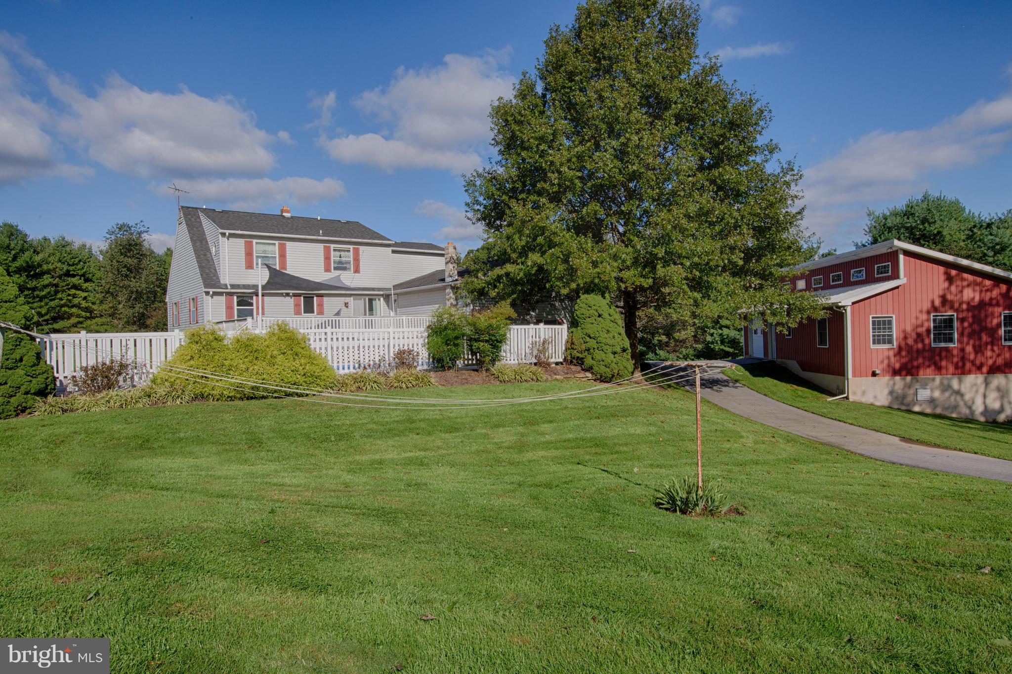 18257 Falls Road Hampstead, MD 21074 - Photo 25 of 49 a house view with garden space