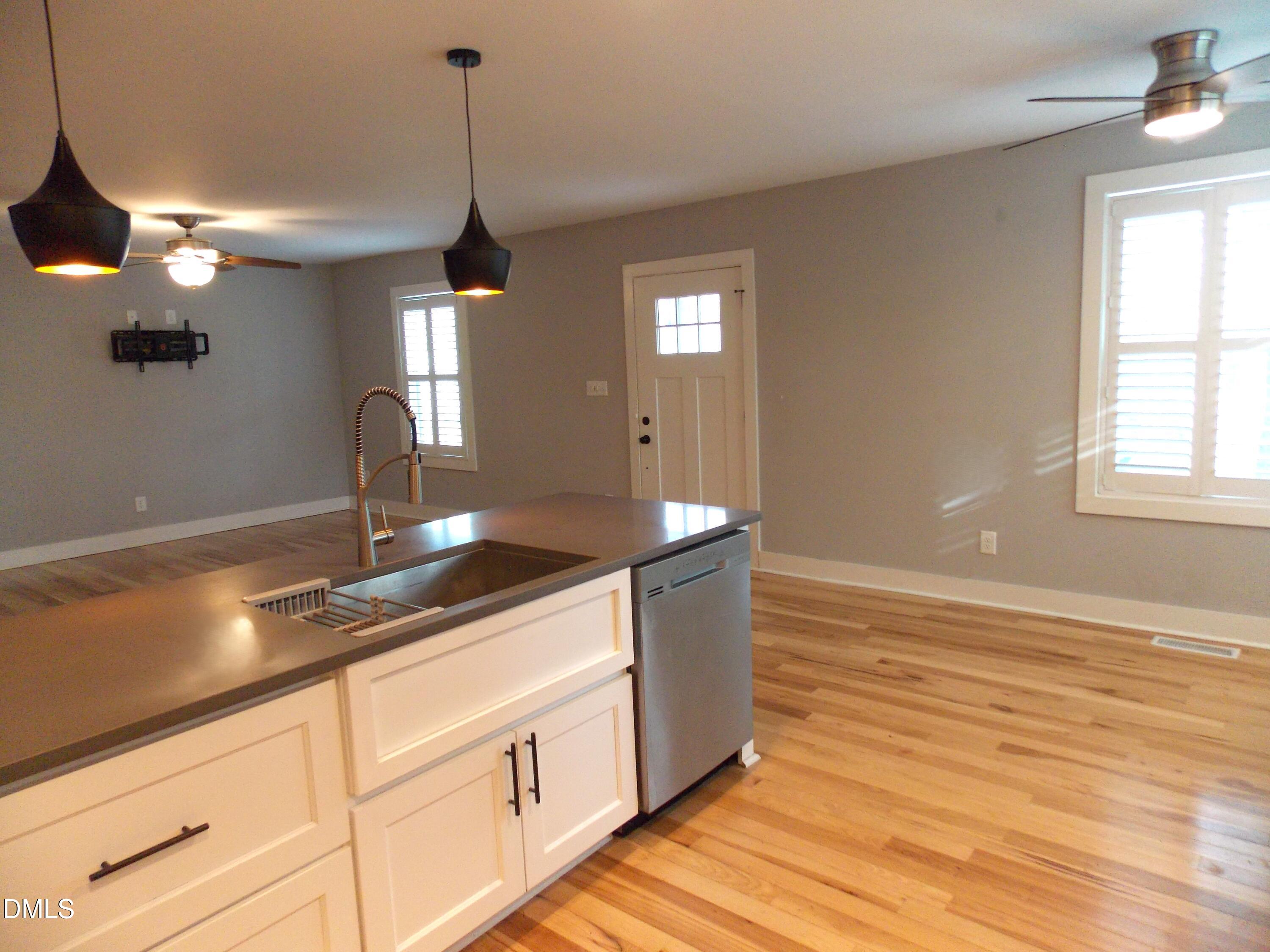 202 Lincoln Court Raleigh, NC 27610 - Photo 6 of 31 Kitchen.Dining