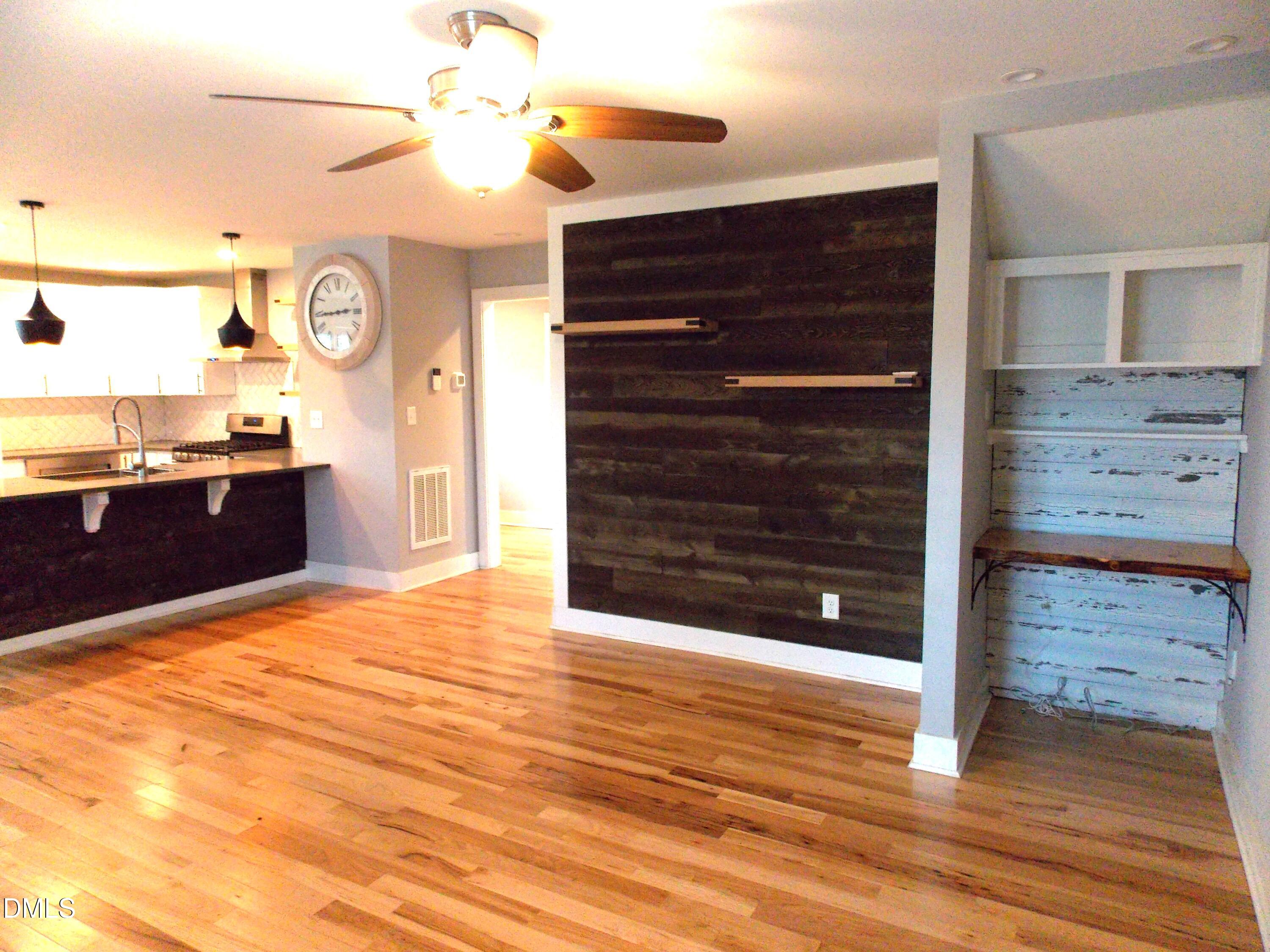 202 Lincoln Court Raleigh, NC 27610 - Photo 9 of 31 Living Room