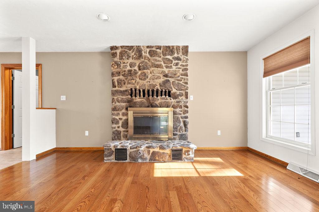 105 Round Top Lane Gettysburg, PA 17325 - Photo 26 of 50 a view of livingroom with kitchen