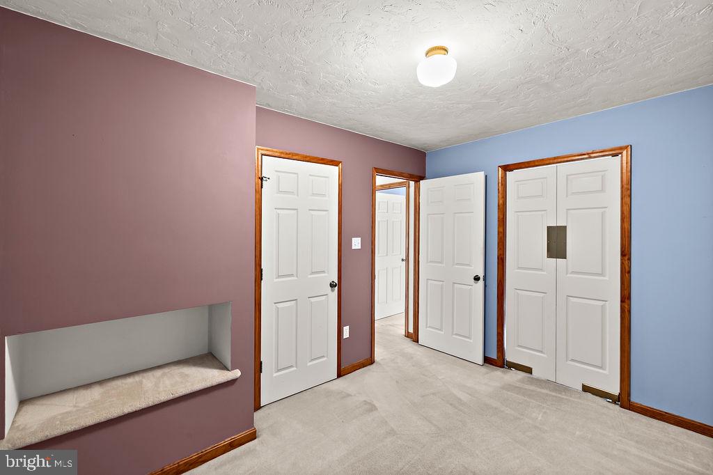 105 Round Top Lane Gettysburg, PA 17325 - Photo 41 of 50 an empty room with windows and closet