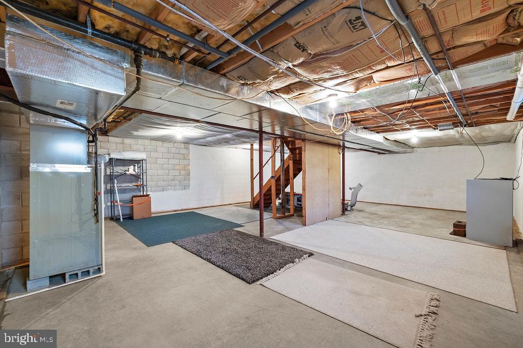 105 Round Top Lane Gettysburg, PA 17325 - Photo 44 of 50 a view of a room with gym equipment