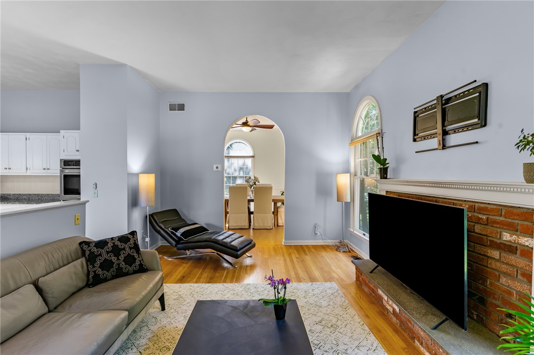 80 Howland Road East Greenwich, RI 02818 - Photo 9 of 34