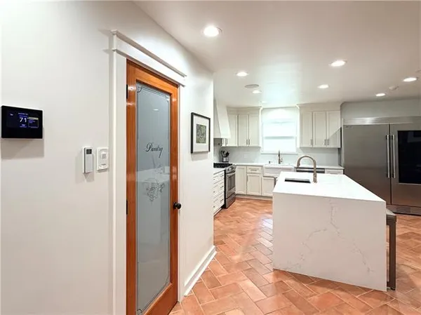 $849,000 | 606 Brockenbraugh Court, Metairie, LA 70005