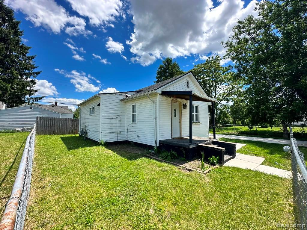 3441 Edsel Street Detroit, MI 48217 - Photo 3 of 19