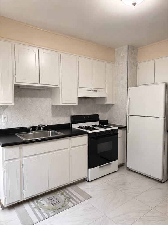 12 Heath Street, Unit 1 Everett, MA 02149 - Photo 7 of 13
