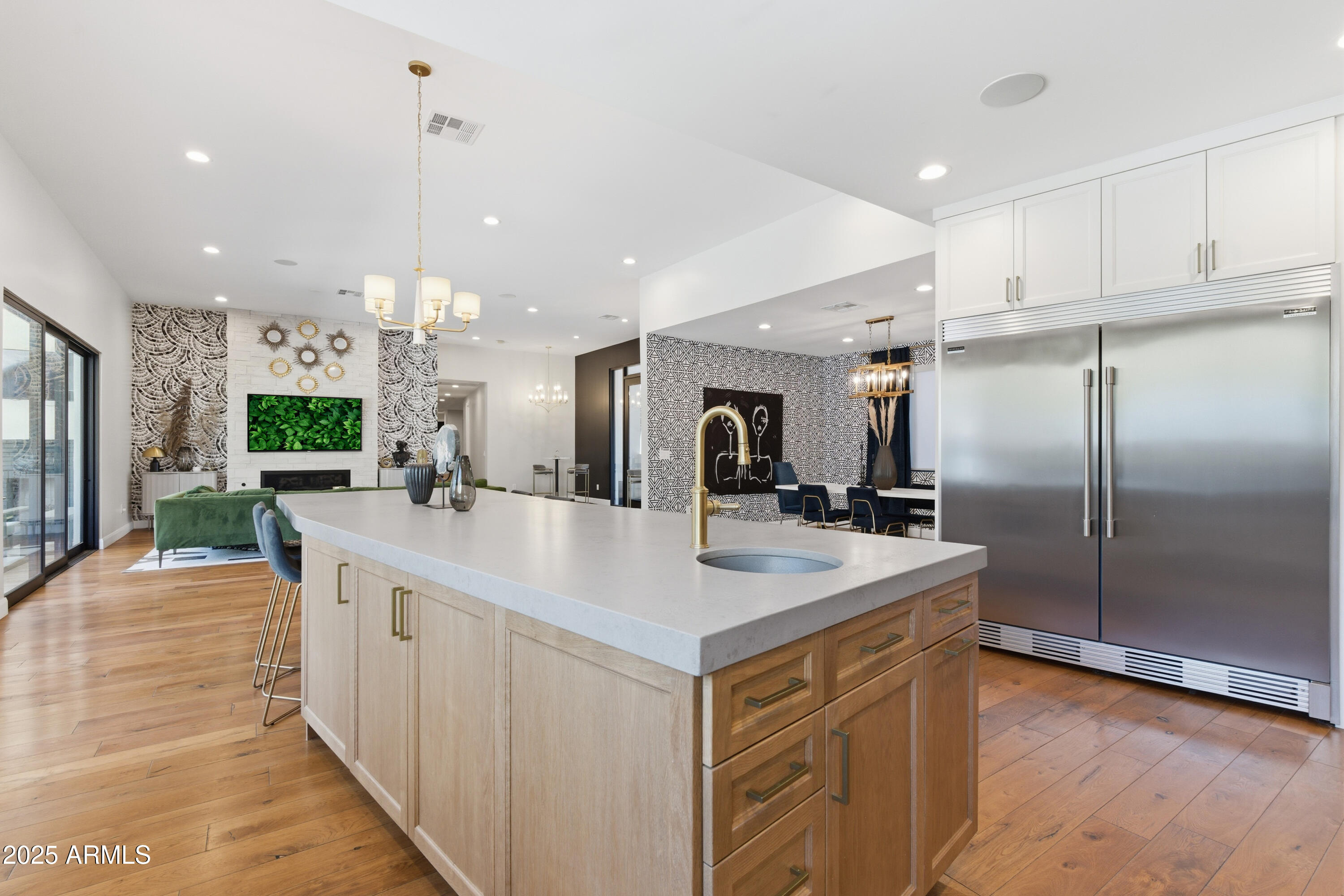 4601 North Royal View Drive Phoenix, AZ 85018 - Photo 13 of 60 11-DSC00981