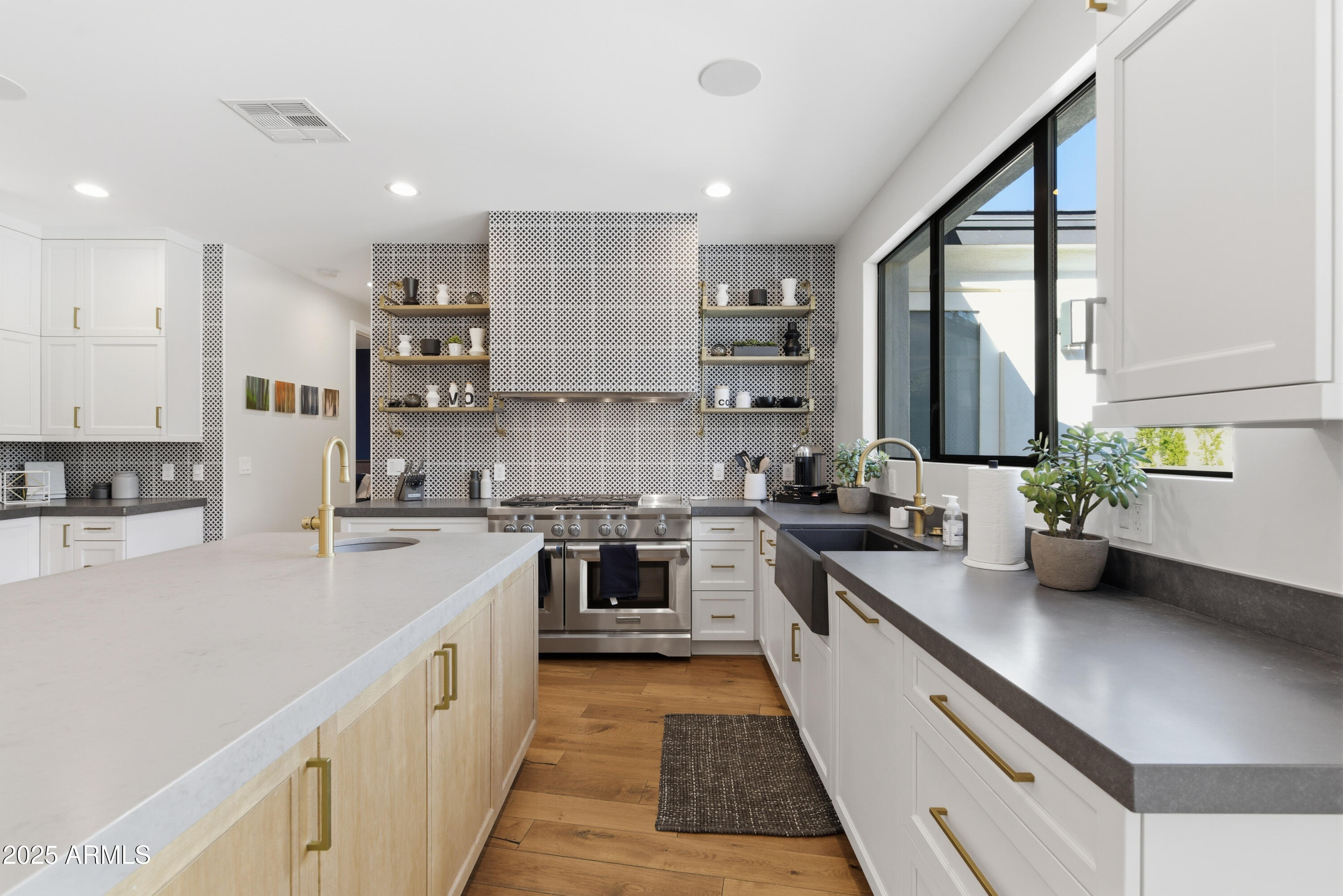 4601 North Royal View Drive Phoenix, AZ 85018 - Photo 14 of 60 12-DSC00993