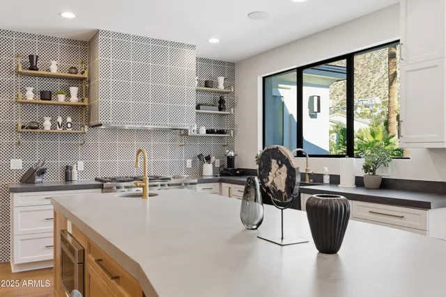 $18,995 | 4601 North Royal View Drive, Phoenix, AZ 85018