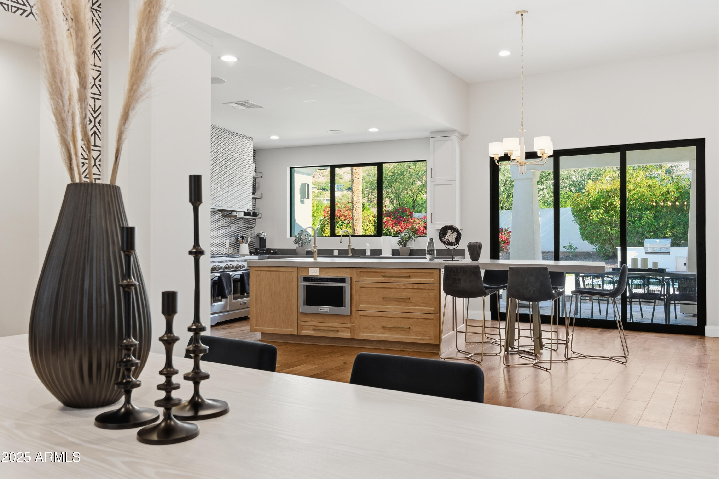 4601 North Royal View Drive Phoenix, AZ 85018 - Photo 16 of 60 14-DSC00969