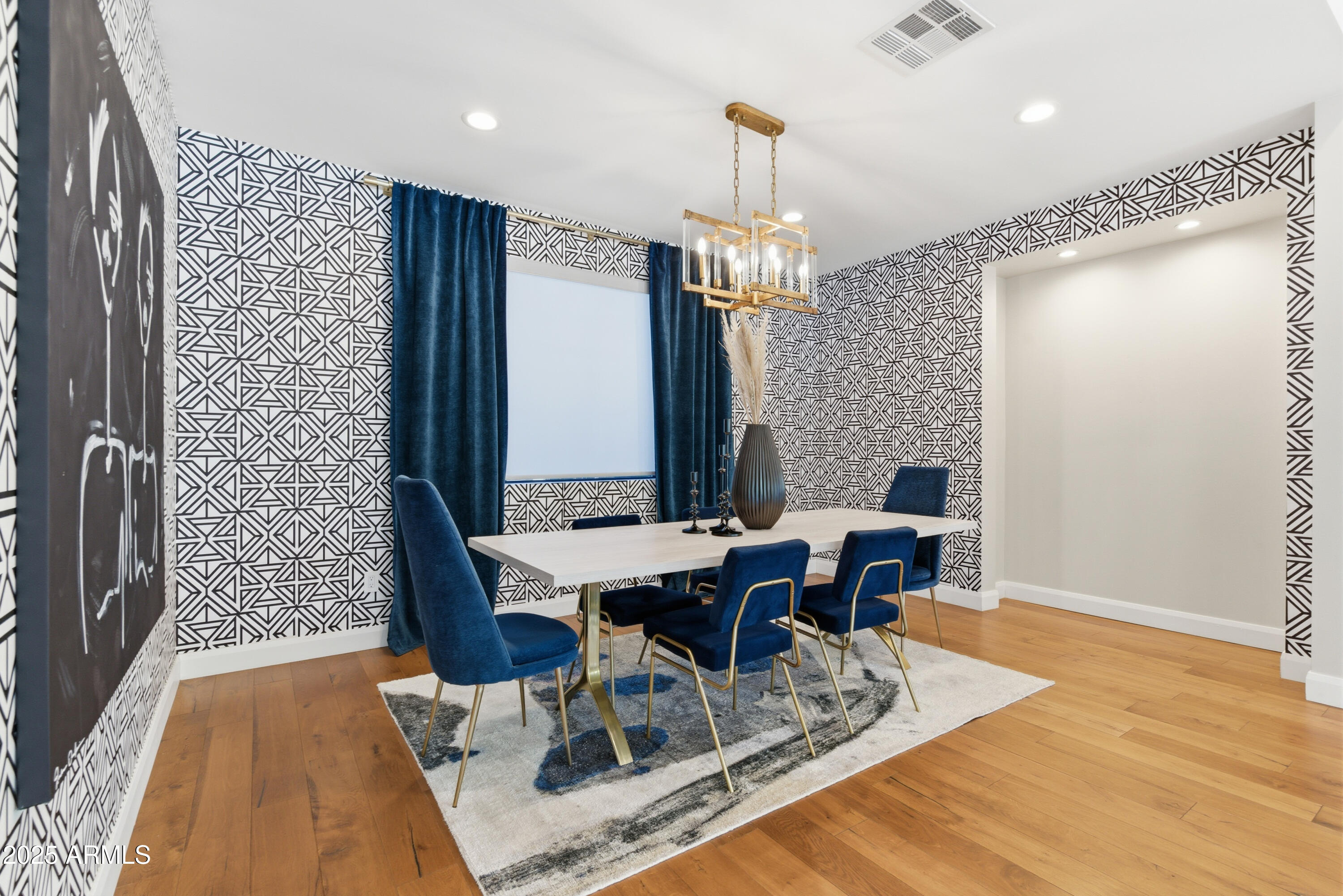 4601 North Royal View Drive Phoenix, AZ 85018 - Photo 18 of 60 16-DSC00963