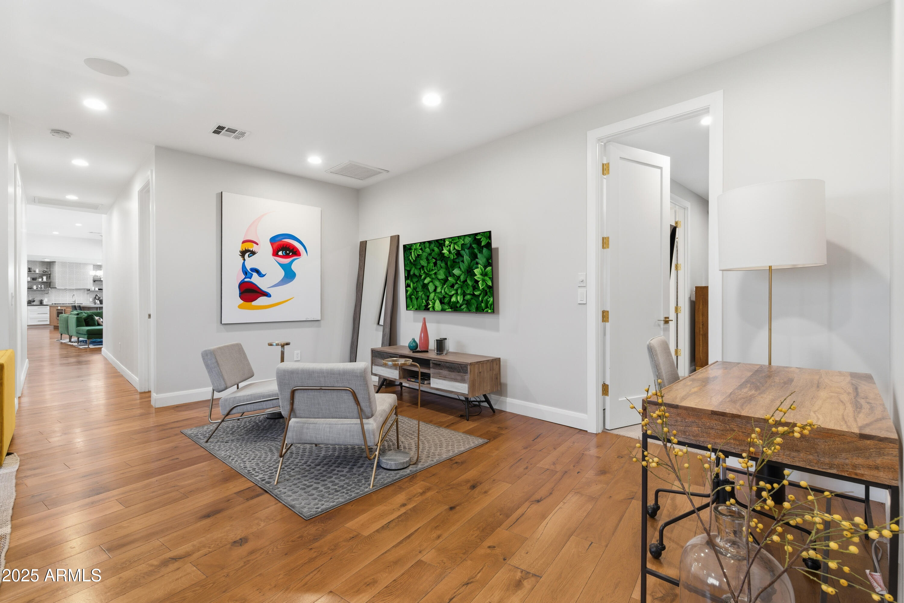 4601 North Royal View Drive Phoenix, AZ 85018 - Photo 22 of 60 20-DSC01056