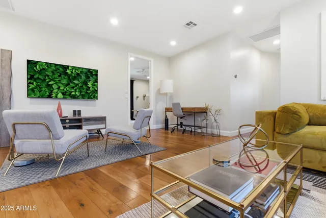 $18,995 | 4601 North Royal View Drive, Phoenix, AZ 85018