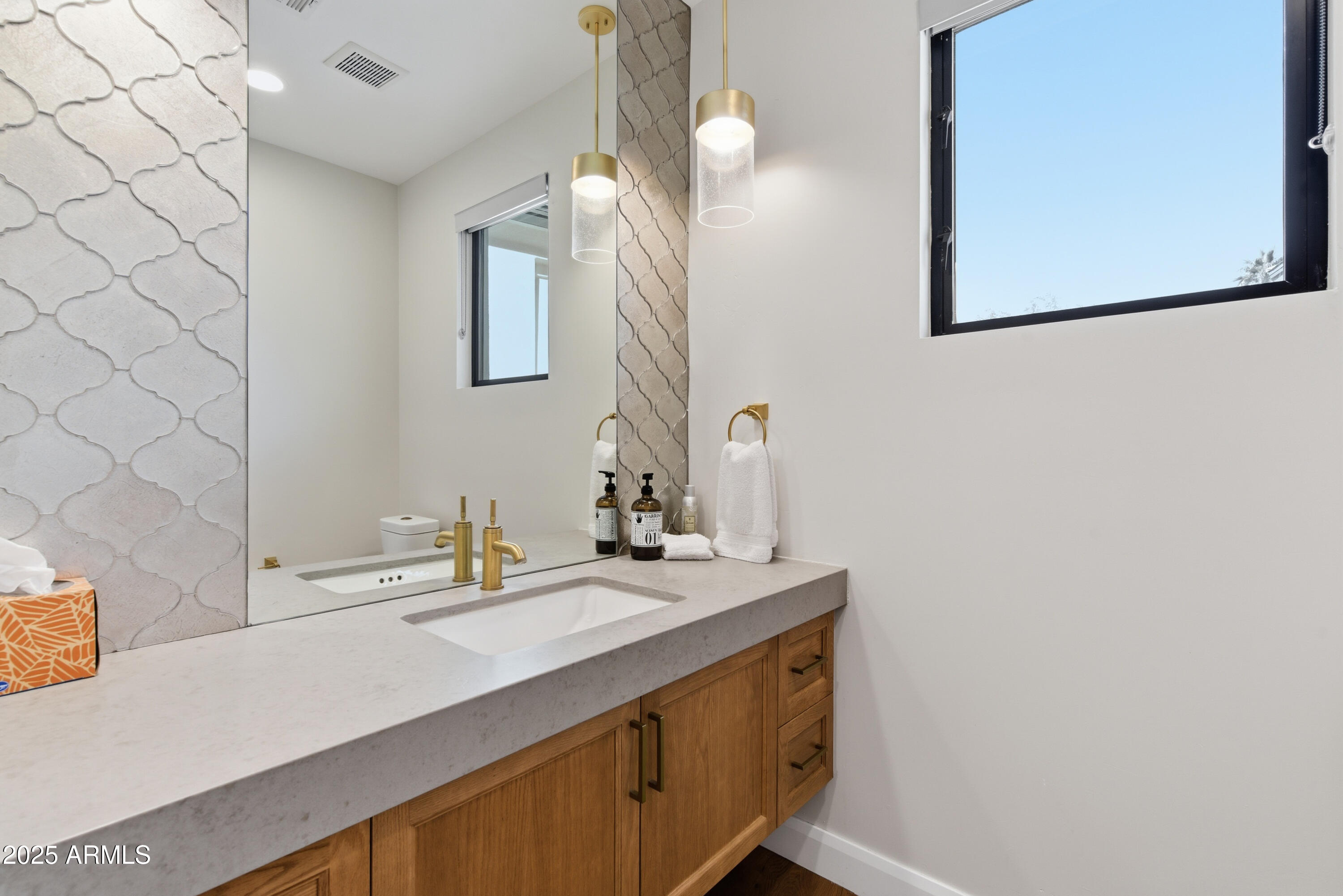 4601 North Royal View Drive Phoenix, AZ 85018 - Photo 24 of 60 22-DSC01110