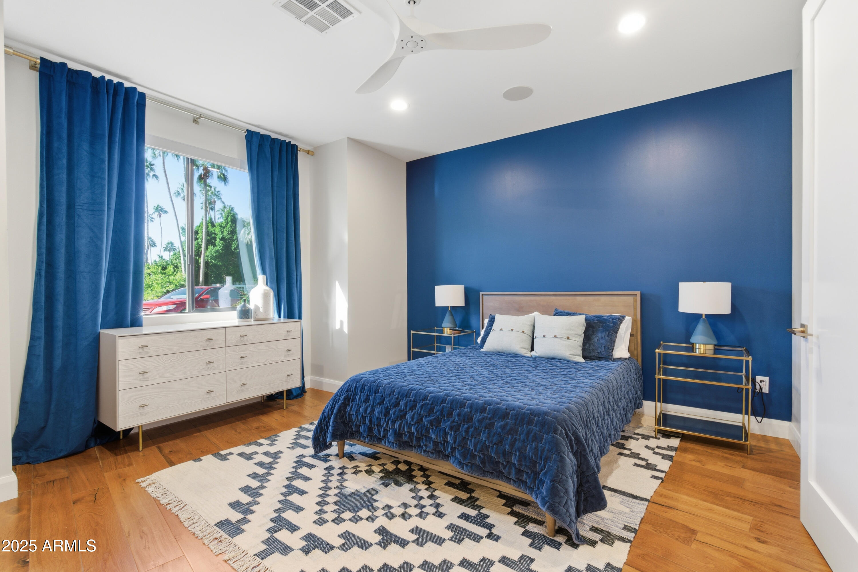 4601 North Royal View Drive Phoenix, AZ 85018 - Photo 27 of 60 25-DSC00957