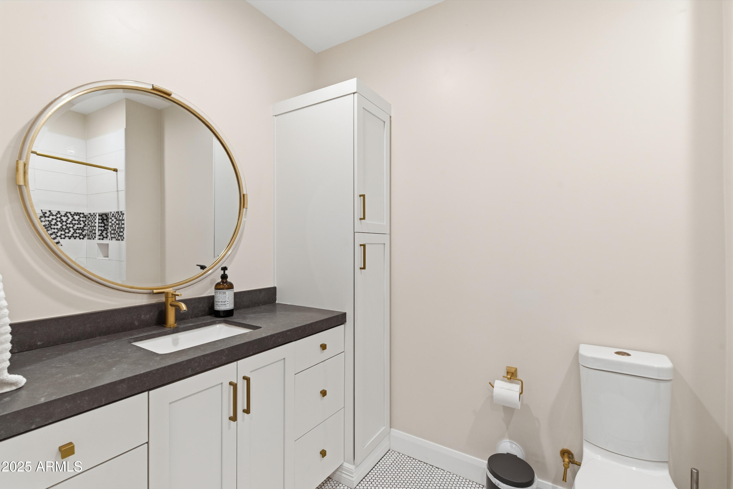 4601 North Royal View Drive Phoenix, AZ 85018 - Photo 35 of 60 33-DSC01071