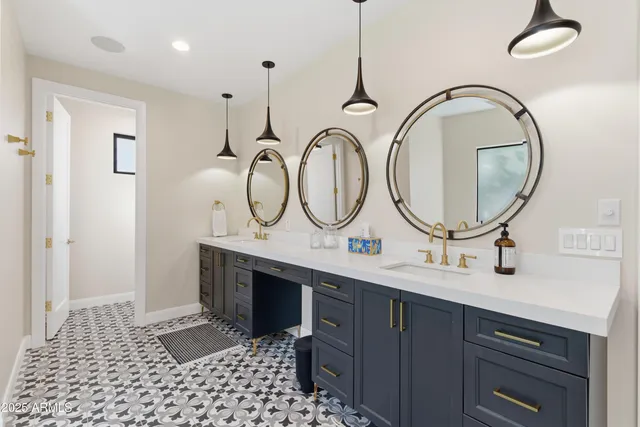 $18,995 | 4601 North Royal View Drive, Phoenix, AZ 85018