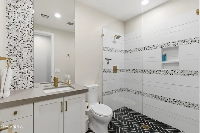 $18,995 | 4601 North Royal View Drive, Phoenix, AZ 85018