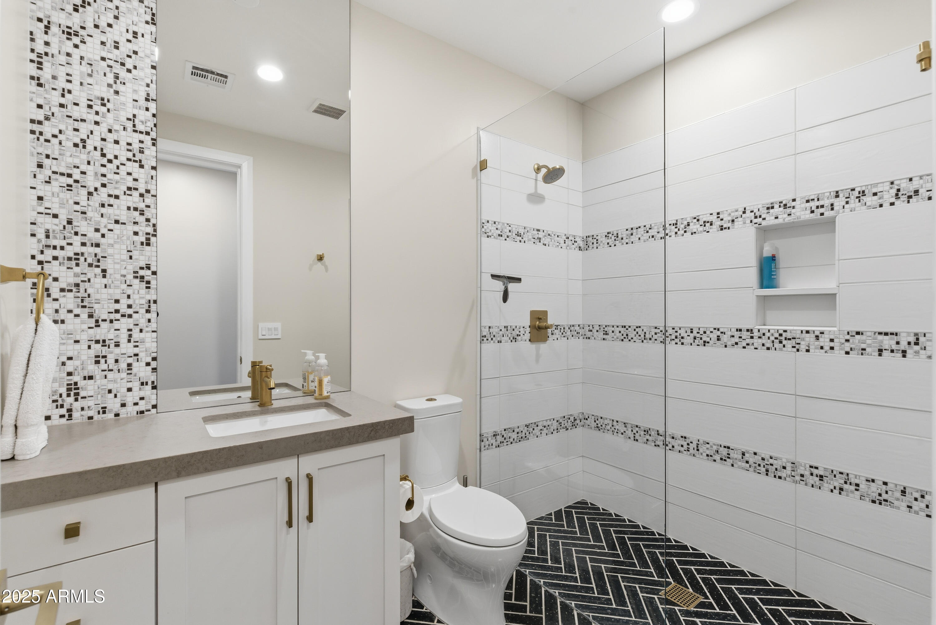 4601 North Royal View Drive Phoenix, AZ 85018 - Photo 47 of 60 45-DSC00951