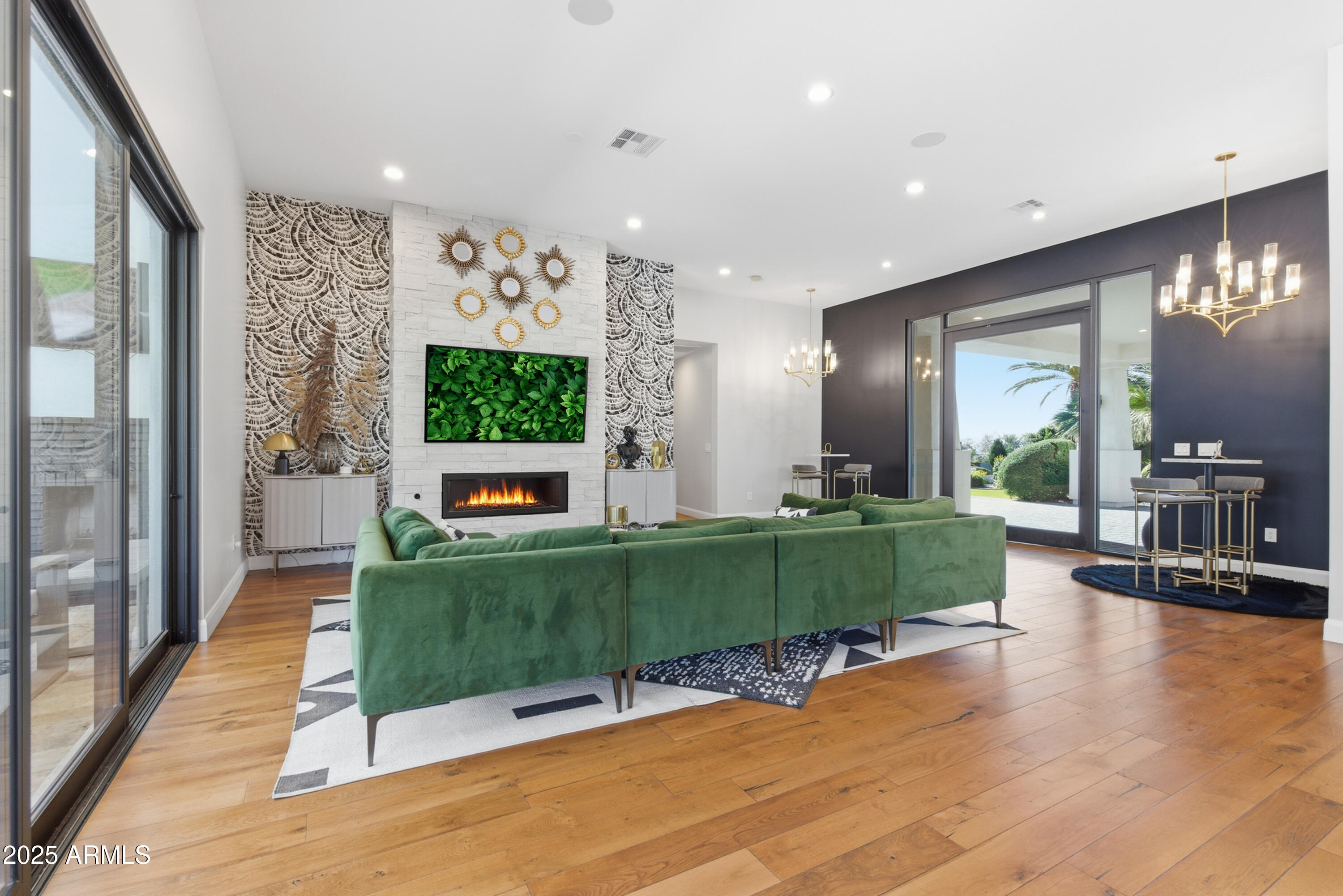 4601 North Royal View Drive Phoenix, AZ 85018 - Photo 7 of 60 05-DSC00996_autofill_11056760