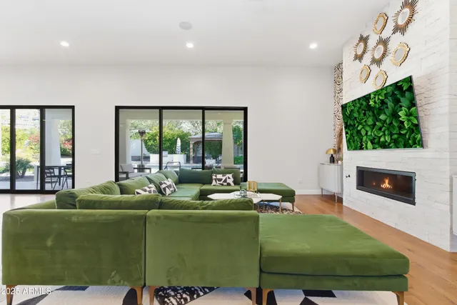 $18,995 | 4601 North Royal View Drive, Phoenix, AZ 85018