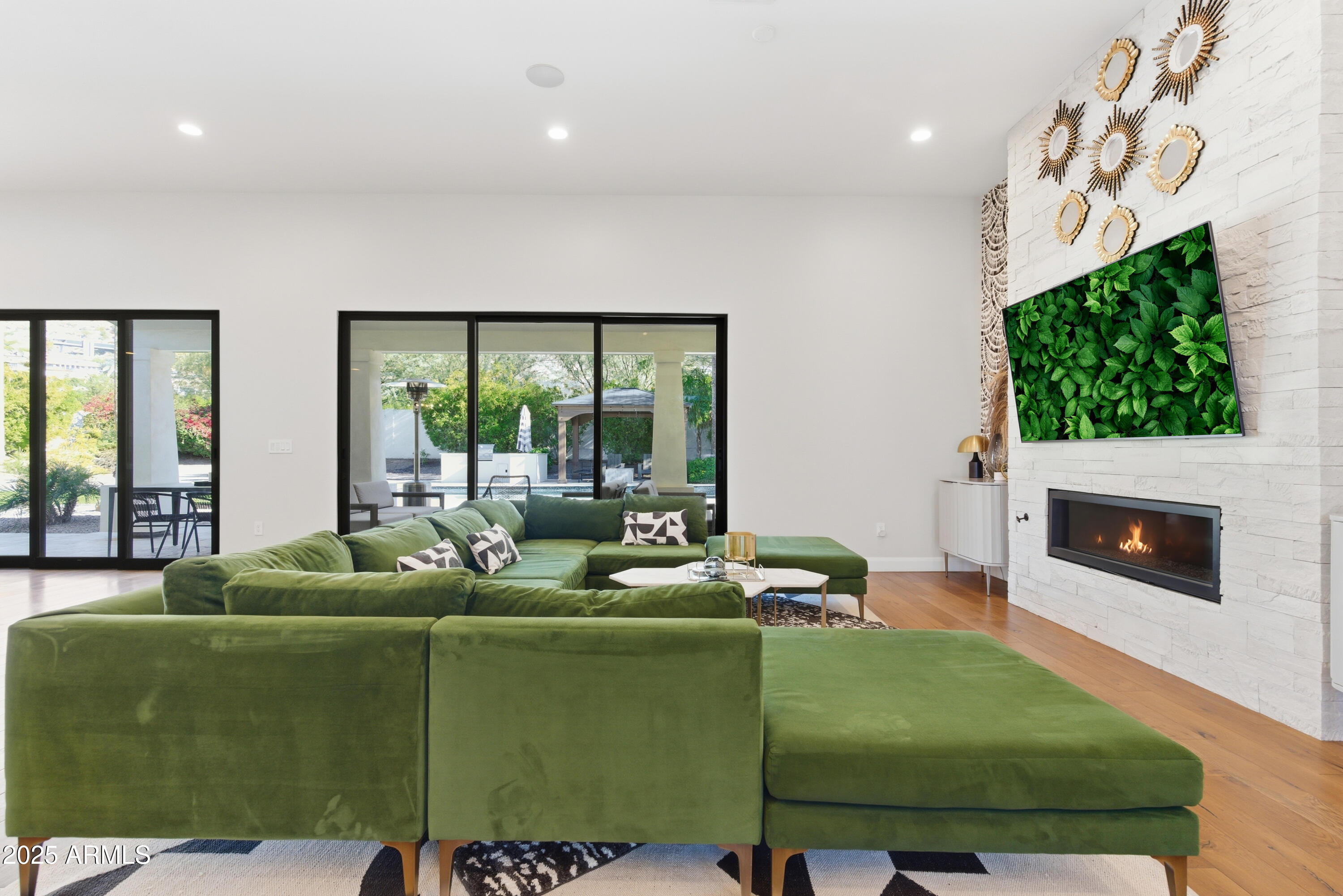 4601 North Royal View Drive Phoenix, AZ 85018 - Photo 9 of 60 07-DSC01002_with_fire