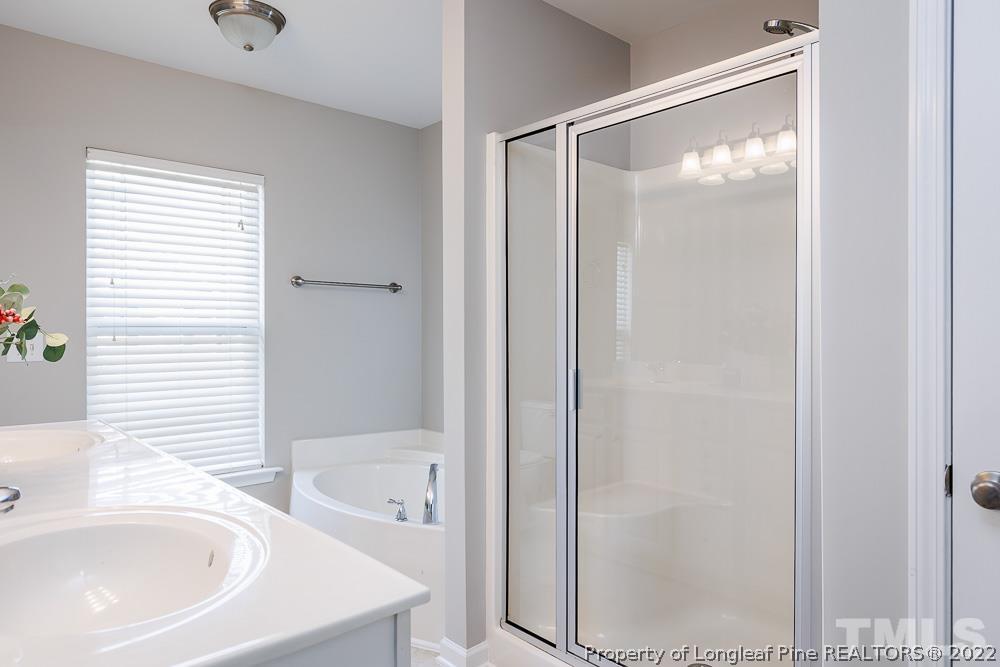 2523 Asher View Court Raleigh, NC 27606 - Photo 12 of 20 Gallery Image 12