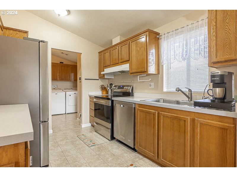 4293 Lemon Street Northeast Salem, OR 97305 - Photo 14 of 25