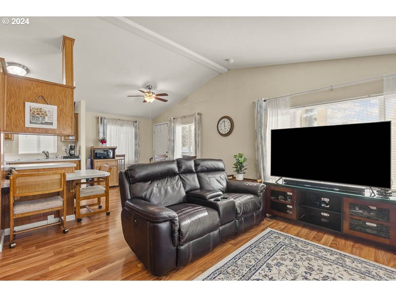 4293 Lemon Street Northeast Salem, OR 97305 - Photo 5 of 25