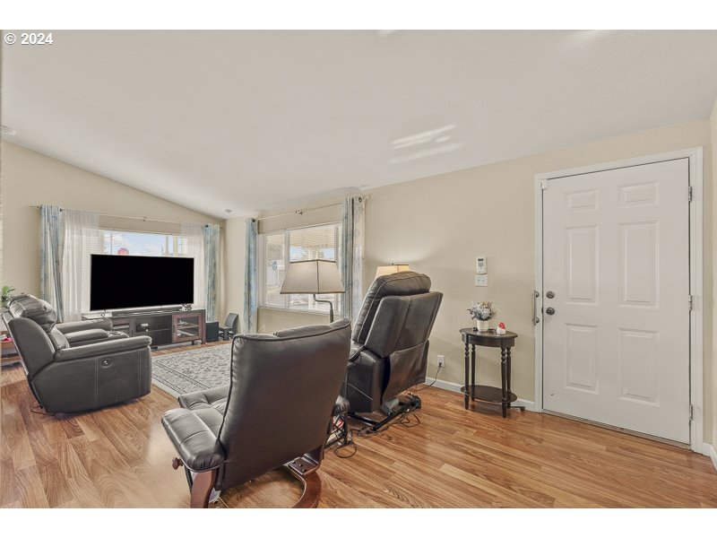 4293 Lemon Street Northeast Salem, OR 97305 - Photo 6 of 25