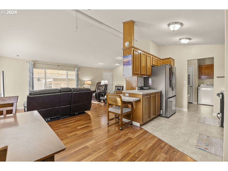 4293 Lemon Street Northeast Salem, OR 97305 - Photo 7 of 25