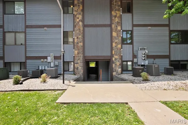 $119,500 | 1733 Gascony Parc Drive, Unit 1733, Lake St. Louis, MO 63367