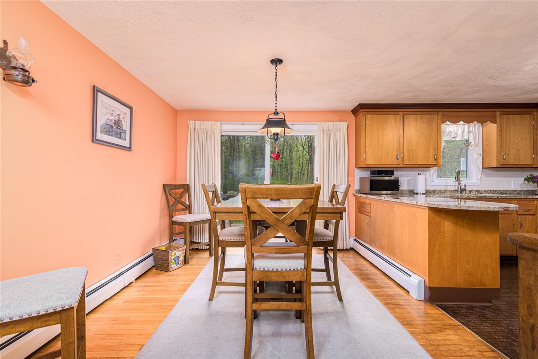 12 Boulder Road Hopkinton, RI 02833 - Photo 7 of 33