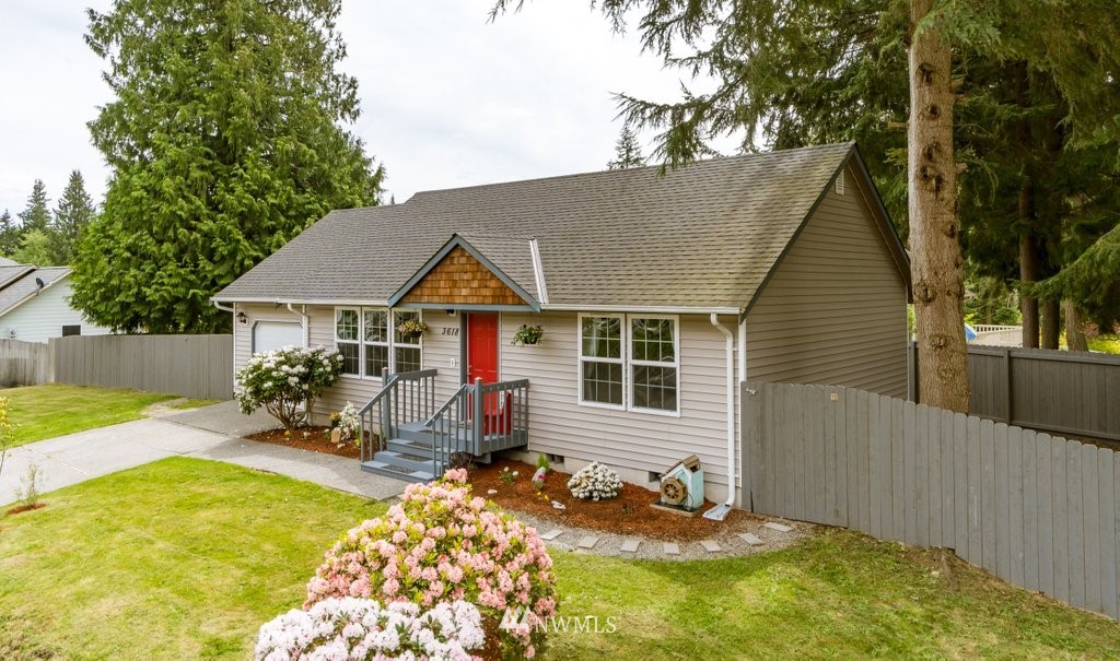 3618 Britzman Loop Clinton, WA 98236 - Photo 2 of 27 Gallery Image 2