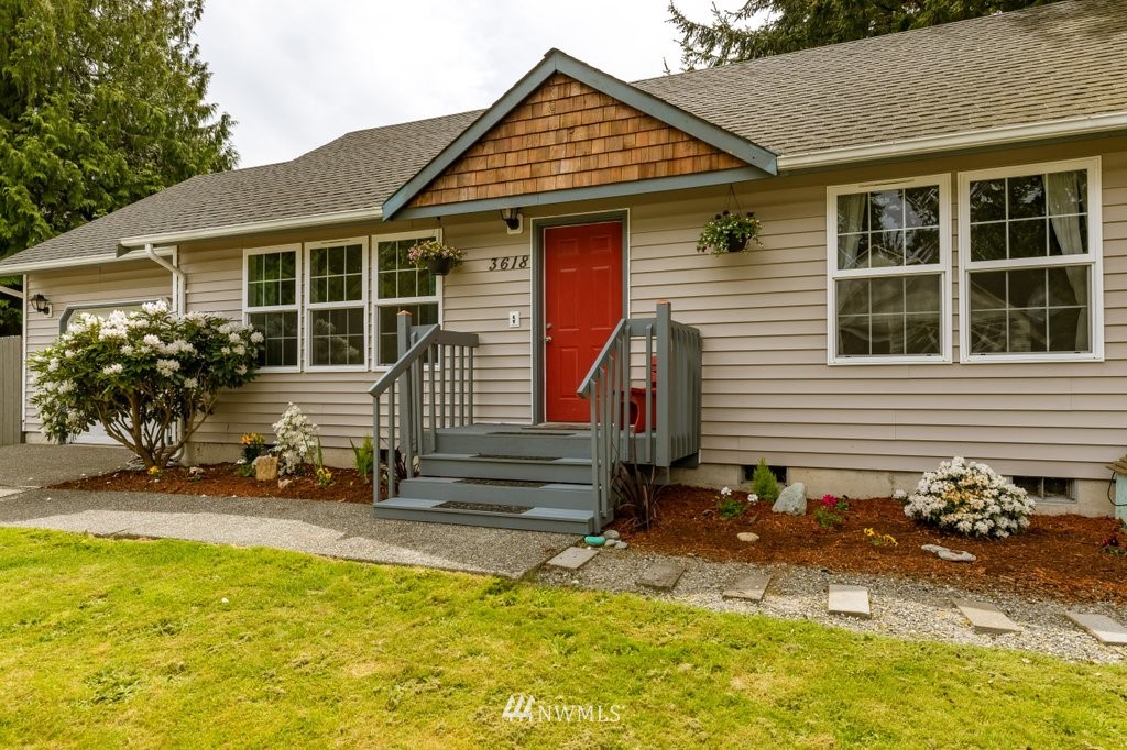 3618 Britzman Loop Clinton, WA 98236 - Photo 4 of 27 Gallery Image 4
