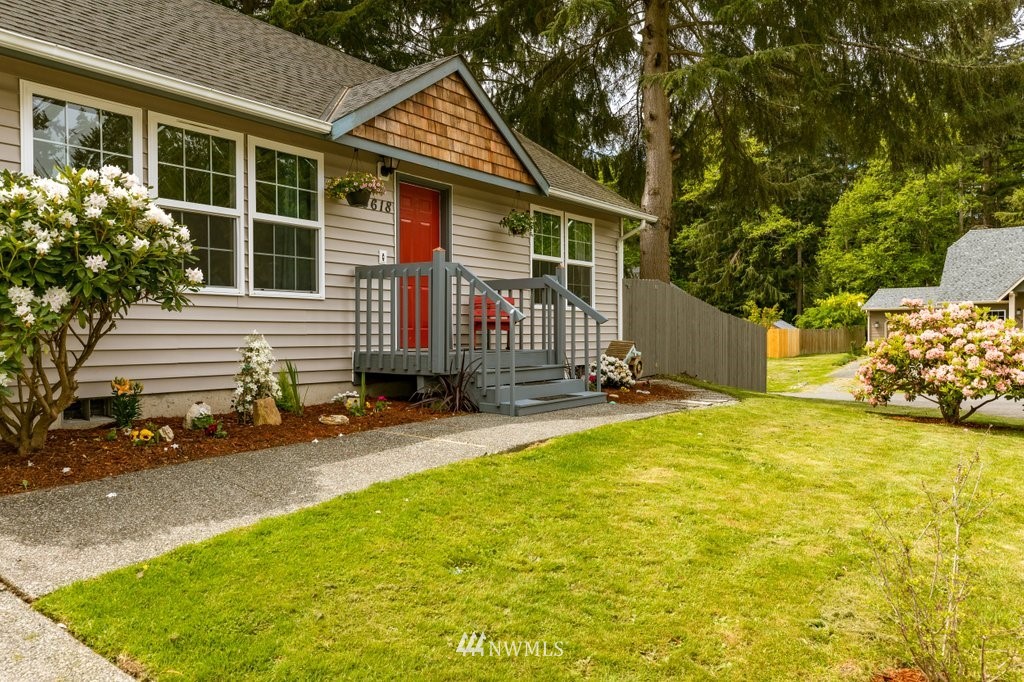 3618 Britzman Loop Clinton, WA 98236 - Photo 5 of 27 Gallery Image 5