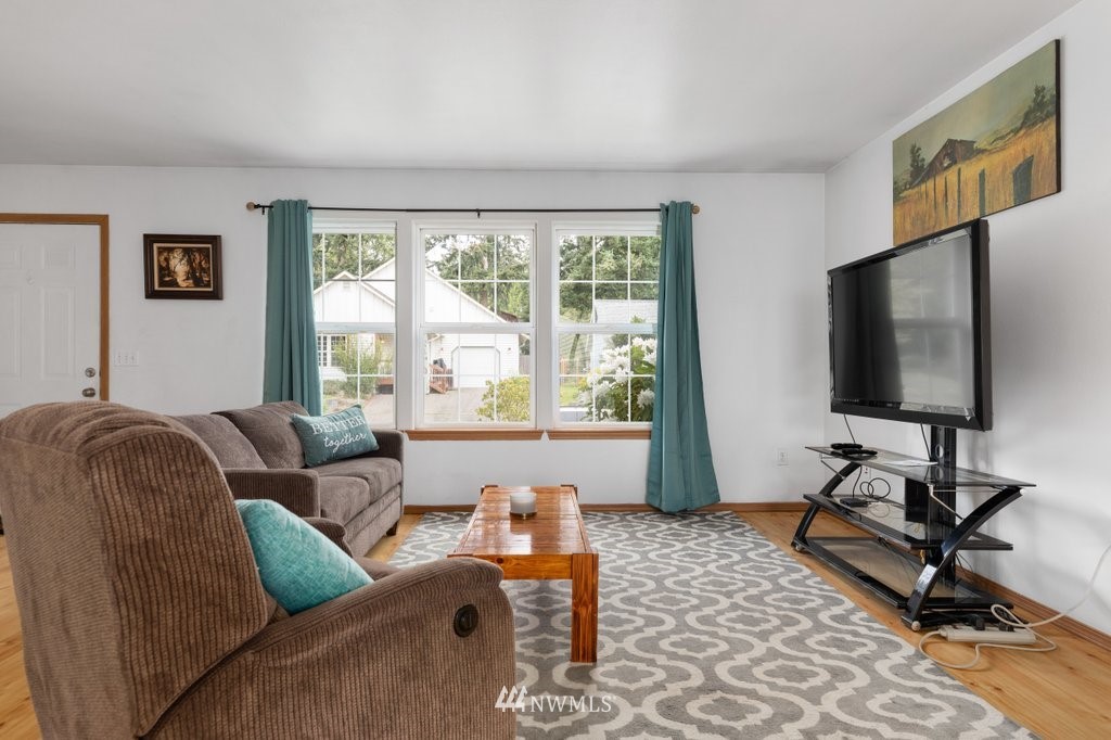 3618 Britzman Loop Clinton, WA 98236 - Photo 8 of 27 Gallery Image 8