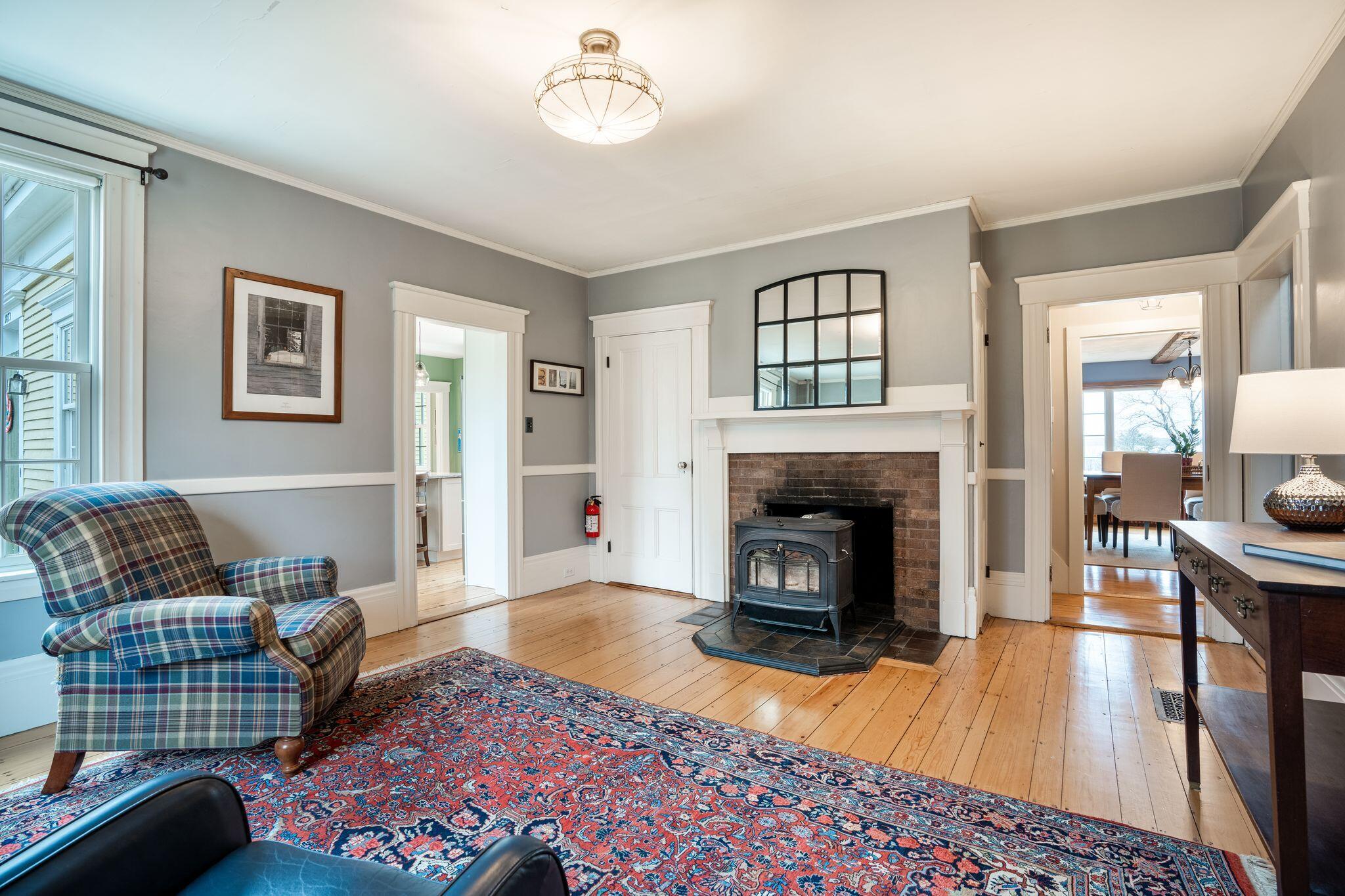 77 Foreside Road Cumberland, ME 04110 - Photo 12 of 38 Living Room