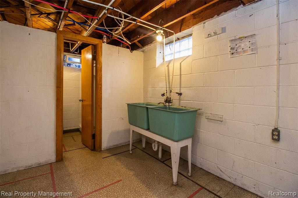 7303 Patton Street Detroit, MI 48228 - Photo 21 of 29