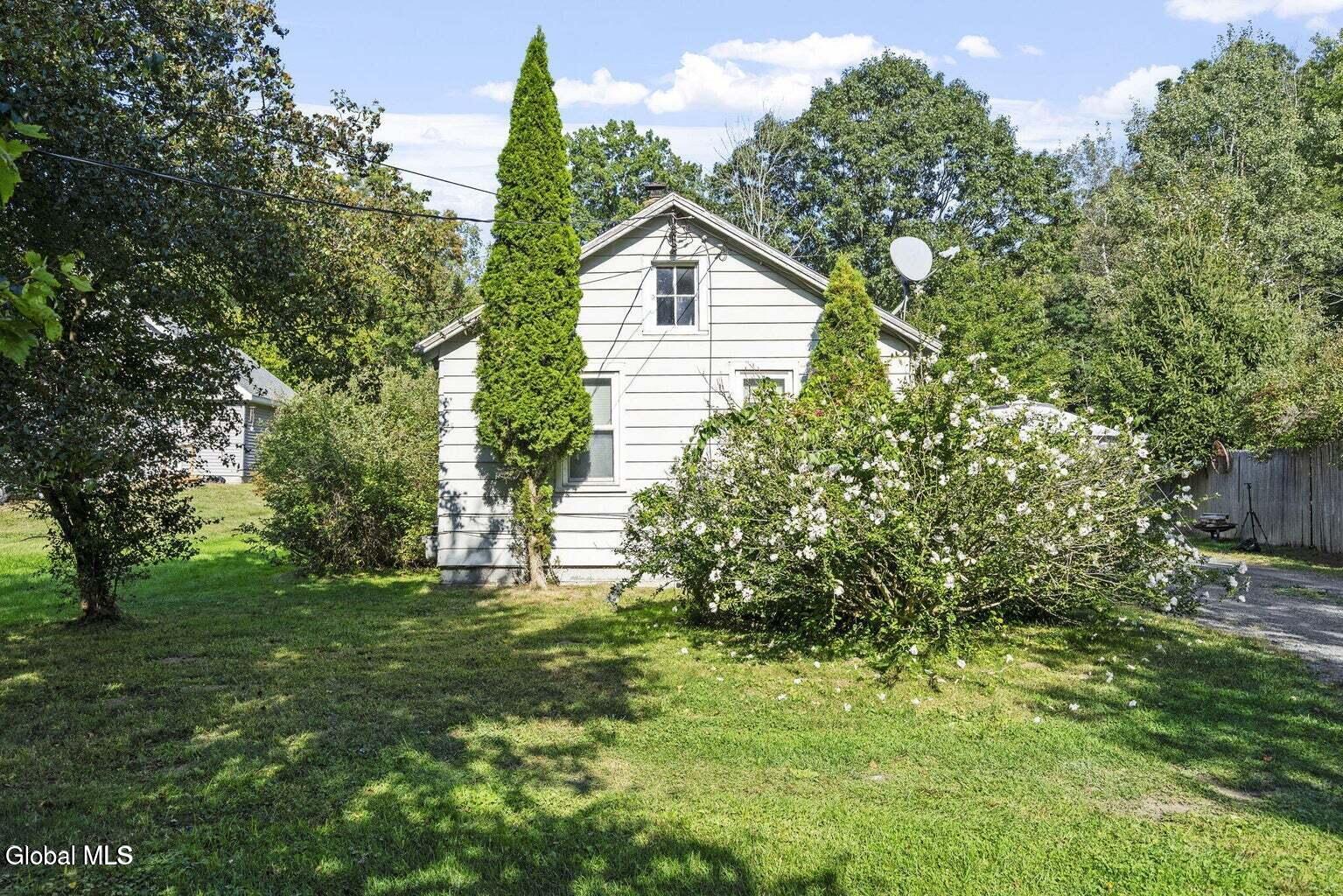 4205 Albany Street Colonie, NY 12205 - Photo 22 of 27 4205-23