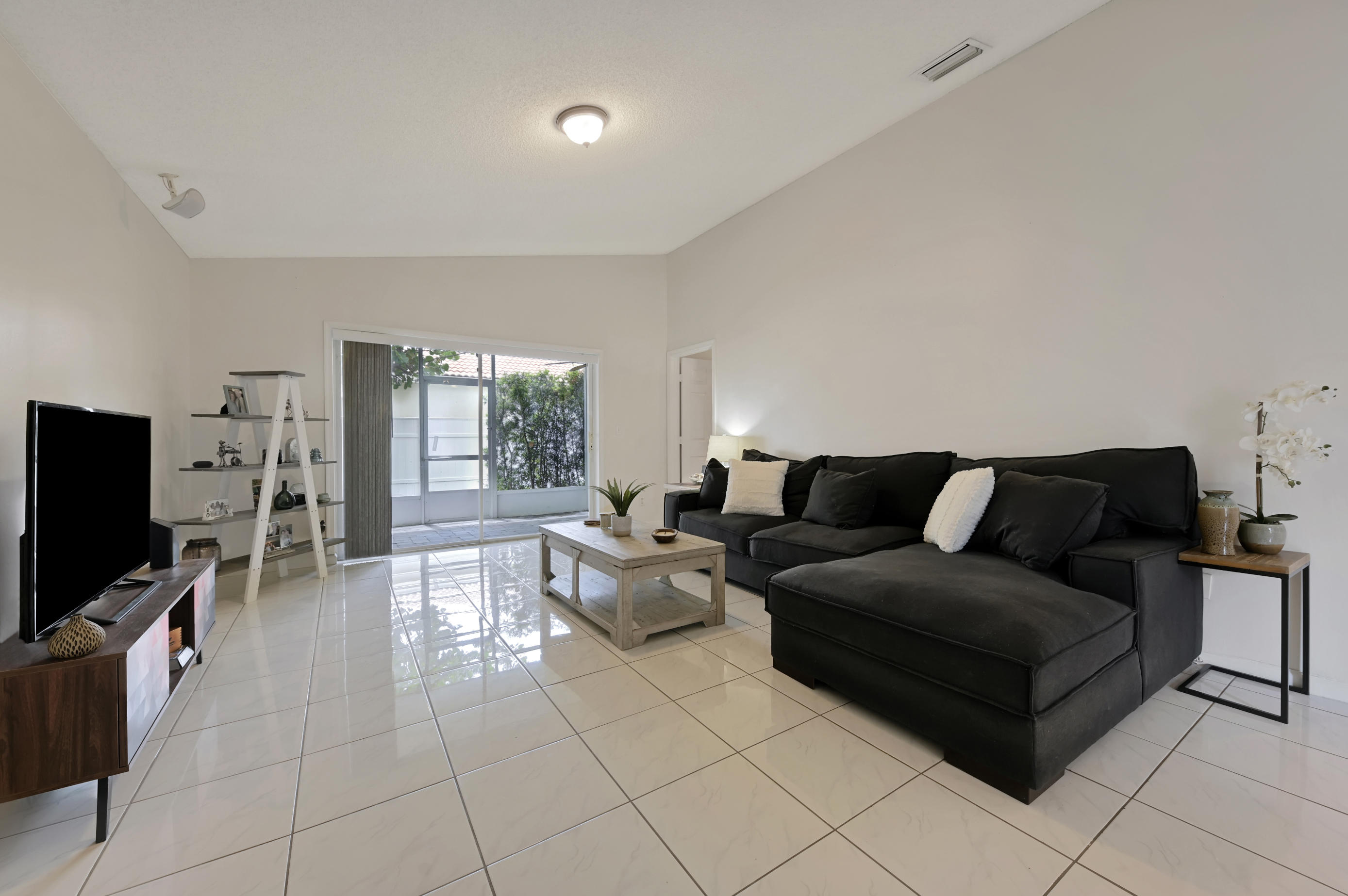 8344 Bermuda Sound Way Boynton Beach, FL 33436 - Photo 2 of 24 02
