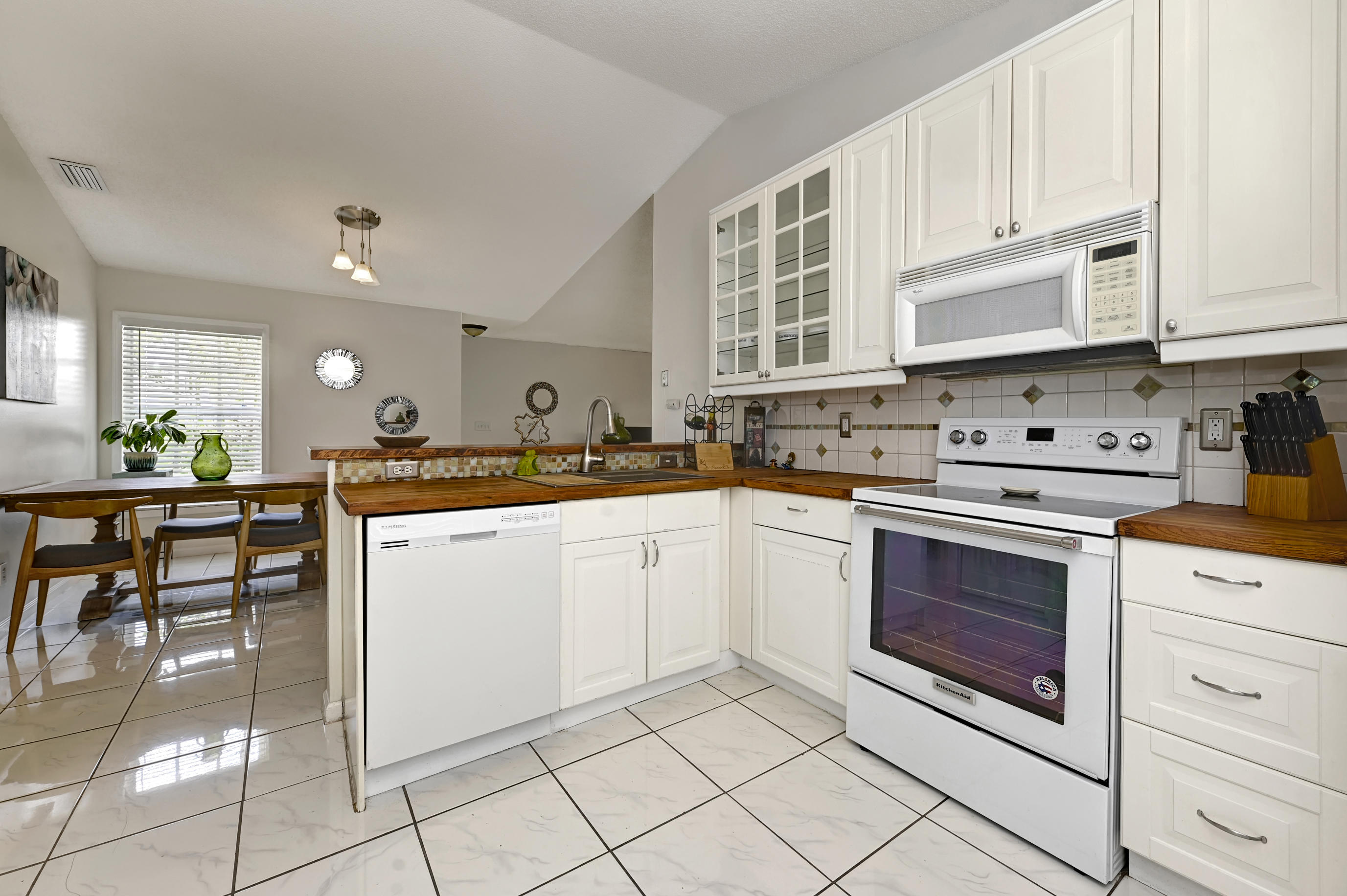 8344 Bermuda Sound Way Boynton Beach, FL 33436 - Photo 6 of 24 06