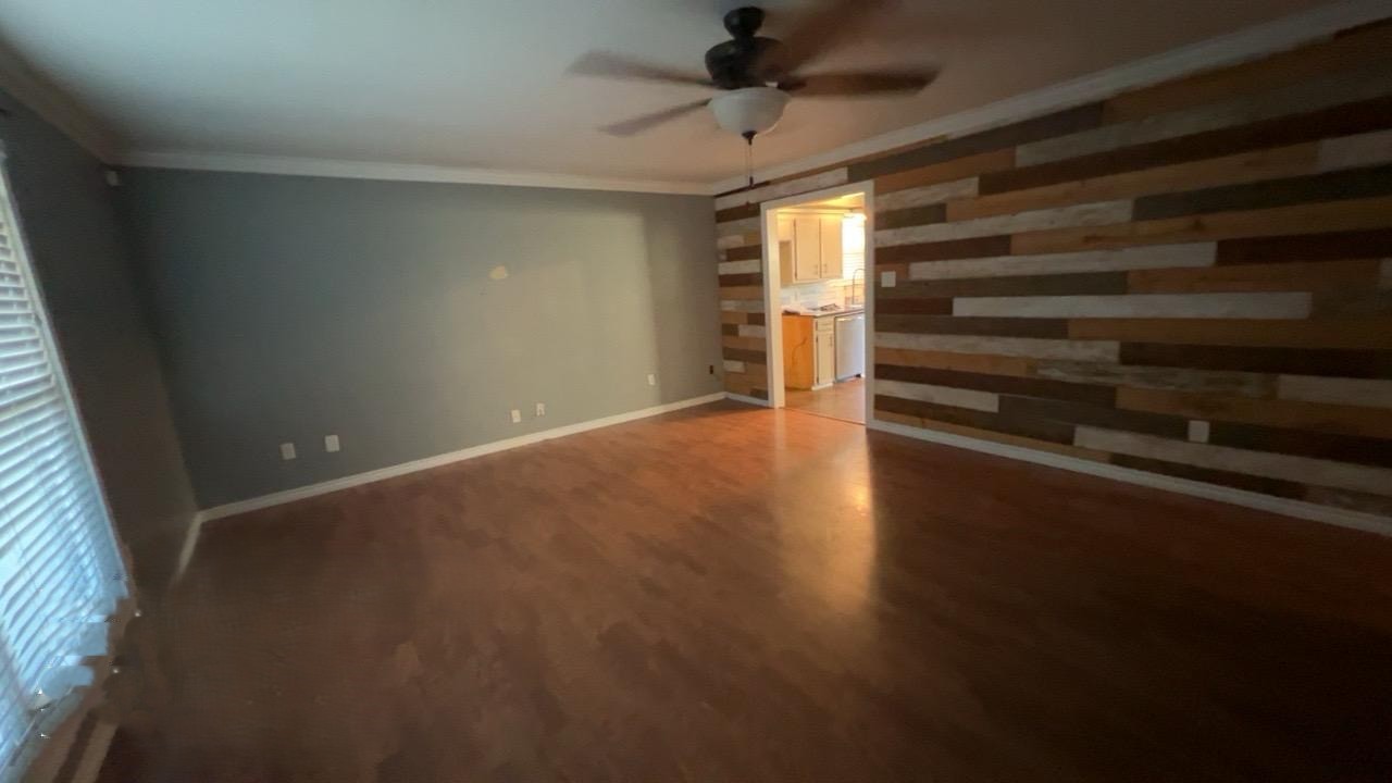 1226 Valley Drive Angleton, TX 77515 - Photo 2 of 13