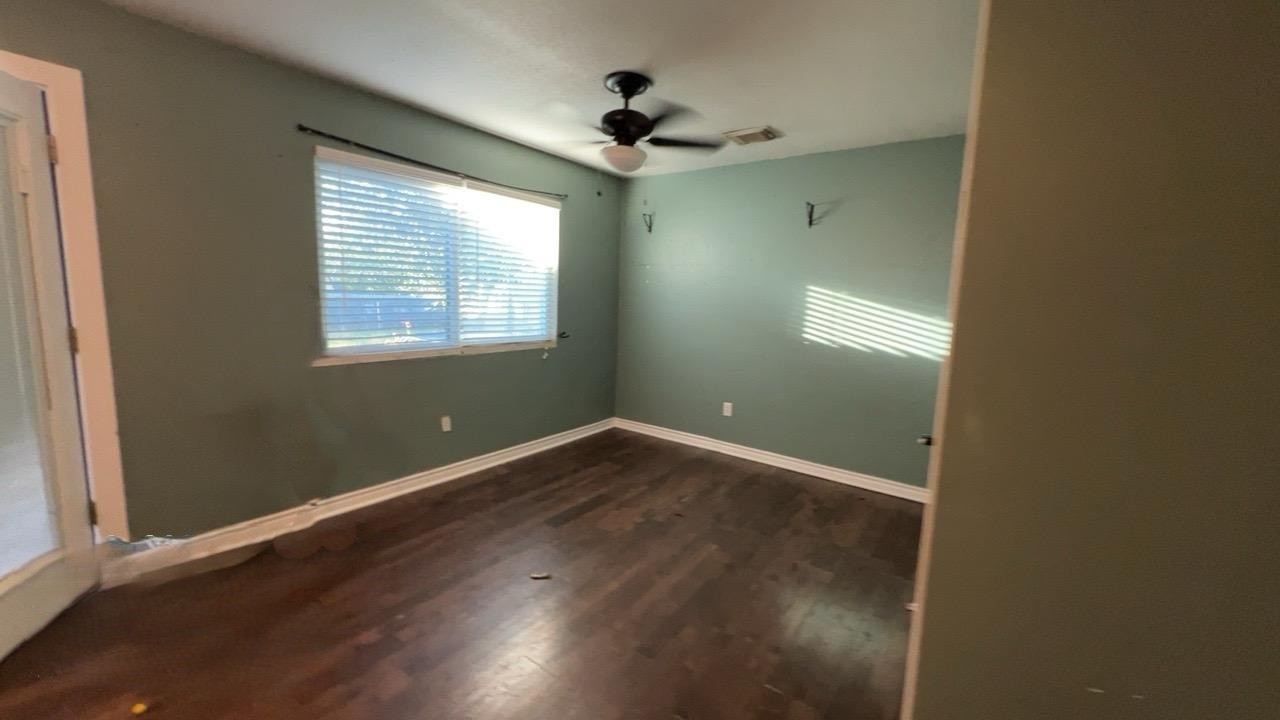 1226 Valley Drive Angleton, TX 77515 - Photo 8 of 13